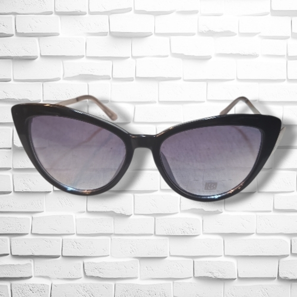 NWT Laundry by Shelli Segal Black Cat Eye Sunglasses - Women's
